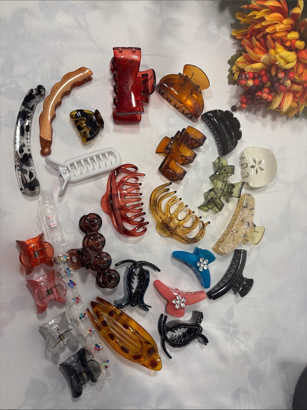 Assorted Hair Clip & Claw Clip Bundle – 25 Pieces